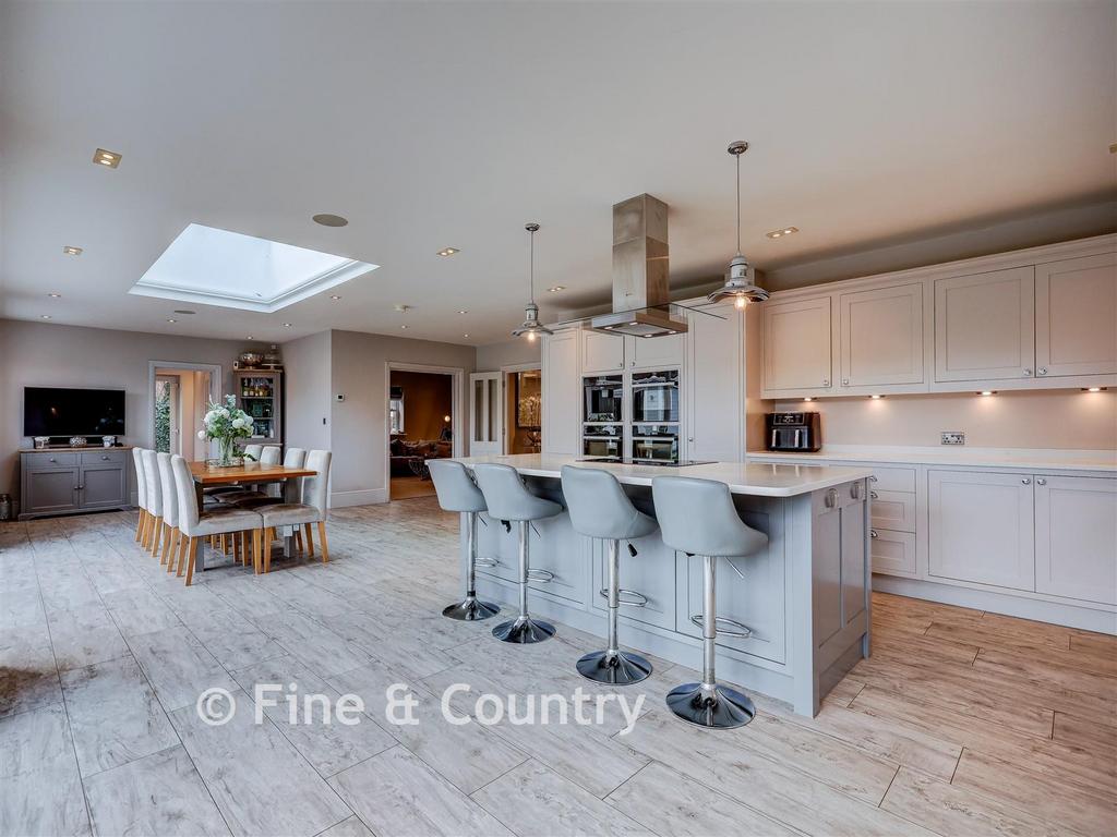 Kitchen/Breakfast Room
