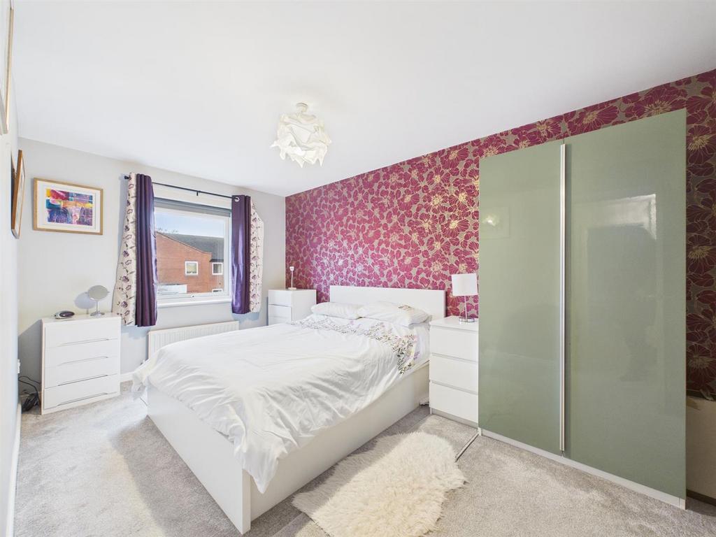 Bedroom 1.jpg