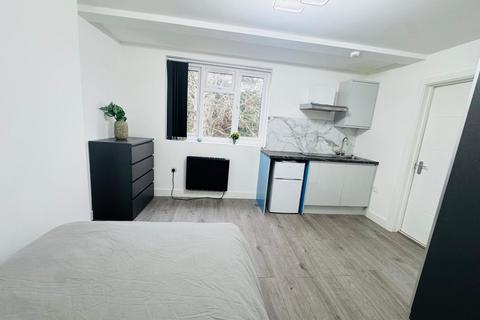 undefined, Hillborough Road, Luton LU1