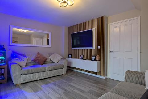 2 bedroom semi-detached house to rent, Northcote Avenue, Oldham, OL1