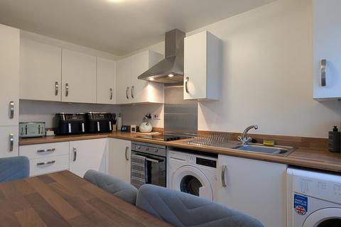 2 bedroom semi-detached house to rent, Northcote Avenue, Oldham, OL1