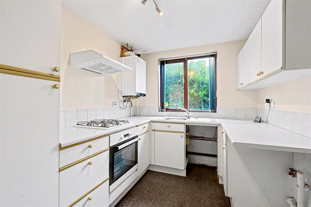 Kitchen 2.jpeg