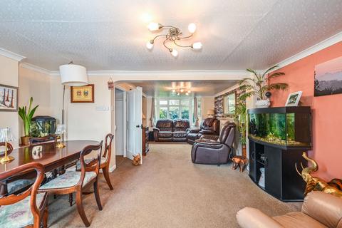 4 bedroom detached house for sale, Canterbury Road, Ashford TN25