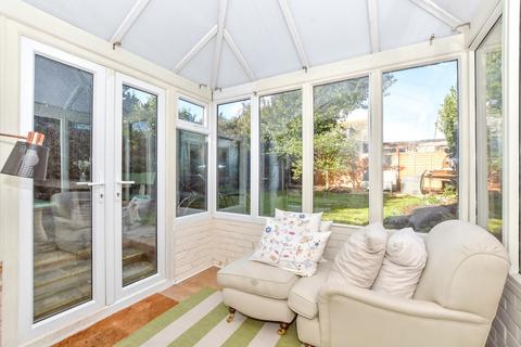 3 bedroom detached house to rent, 18 Albion Road Selsey PO20