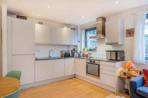undefined, Bell Yard Mews, London SE1