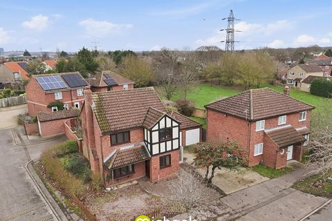3 bedroom detached house for sale, Mountbatten Drive, Colchester, CO2