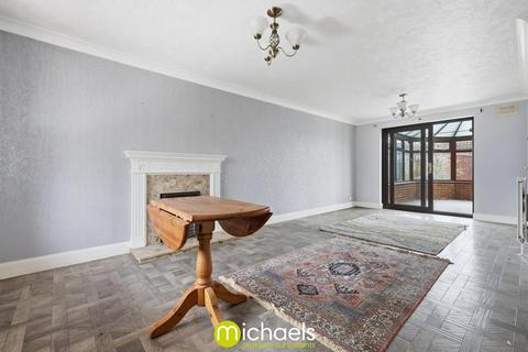 3 bedroom detached house for sale, Mountbatten Drive, Colchester, CO2