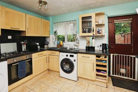 2 bedroom end of terrace house for sale, Celandine Avenue, Locks Heath, Southampton, Hampshire, SO31