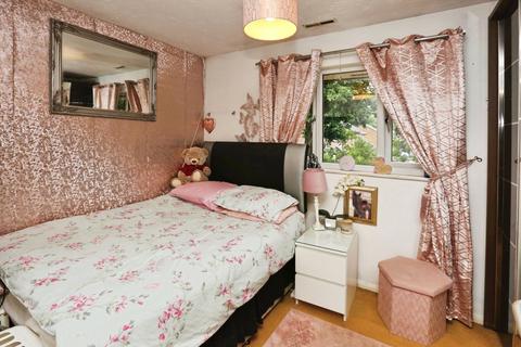 2 bedroom end of terrace house for sale, Celandine Avenue, Locks Heath, Southampton, Hampshire, SO31