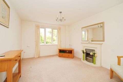 1 bedroom flat for sale, Avenue Road, Lymington, Hampshire, SO41