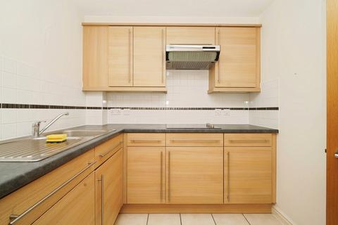 1 bedroom flat for sale, Avenue Road, Lymington, Hampshire, SO41