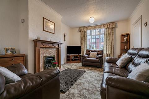 3 bedroom semi-detached house for sale, Moss Avenue, Leigh
