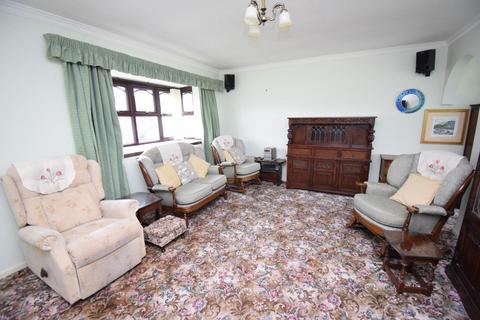 3 bedroom semi-detached bungalow for sale, Maes Y Garth, Minffordd, Penrhyndeudraeth