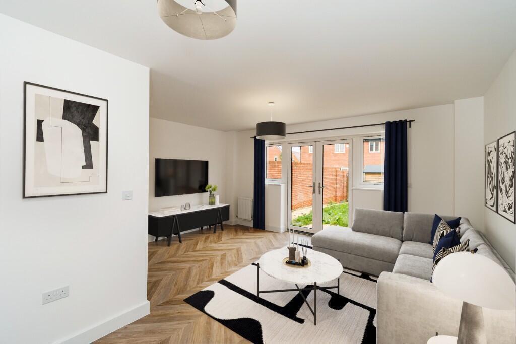 3 bed terraced house to rent Fountain Dr, London