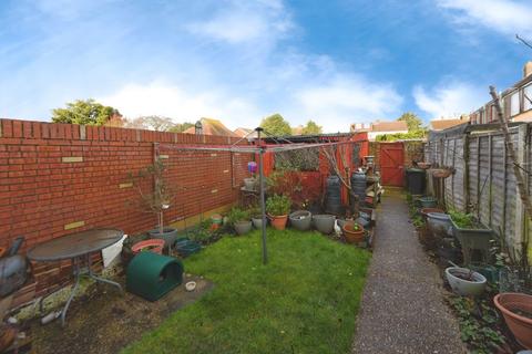 3 bedroom terraced house for sale, Hastings Avenue, Gosport, Hampshire, PO12
