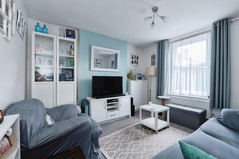 2 bedroom flat for sale, Churchill Road, Poole, BH12