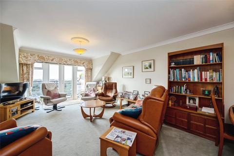 2 bedroom flat for sale, Sea Front, Hayling Island, Hampshire, PO11