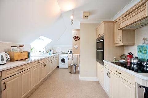 2 bedroom flat for sale, Sea Front, Hayling Island, Hampshire, PO11