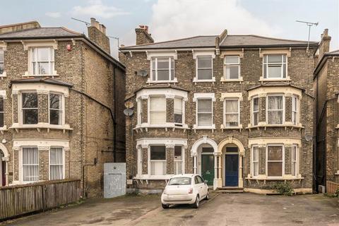 2 bedroom flat for sale, Charlton Road, London SE3