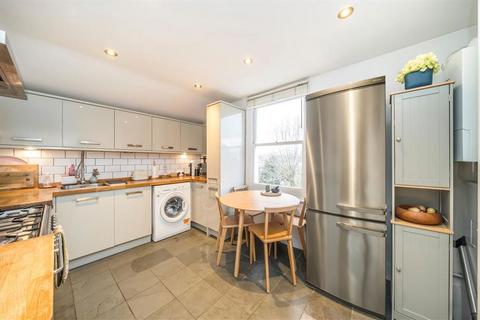 2 bedroom flat for sale, Charlton Road, London SE3