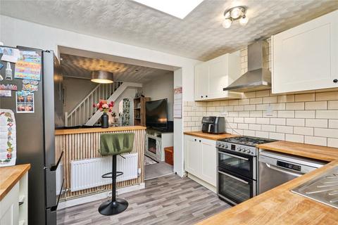2 bedroom end of terrace house for sale, Kings Road, East Cowes, Isle Of Wight, PO32