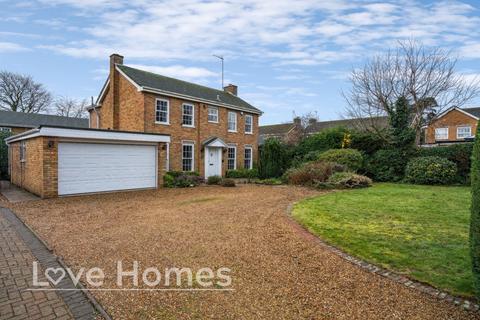 4 bedroom detached house for sale, Ampthill Road, Silsoe, MK45 4DX