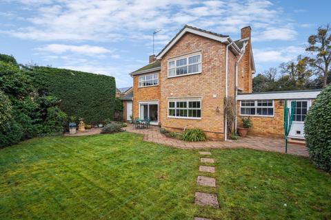 4 bedroom detached house for sale, Ampthill Road, Silsoe, MK45 4DX