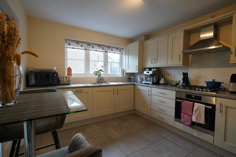 3 bedroom detached house for sale, Foxglove Avenue, Thurnby, Leicester, LE7