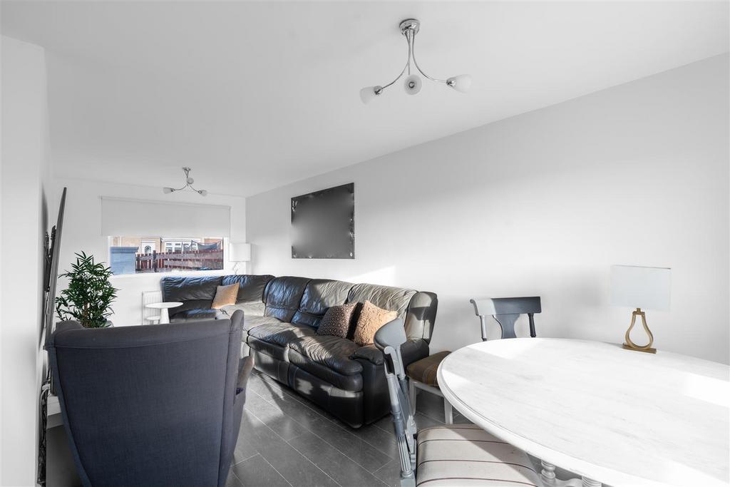 Lounge-1.jpg