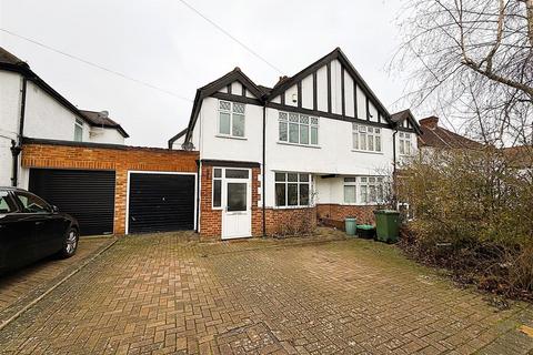 4 bedroom semi-detached house to rent, Crescent Drive, Petts Wood