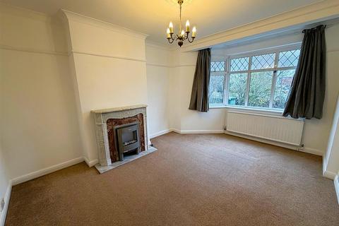 4 bedroom semi-detached house to rent, Crescent Drive, Petts Wood