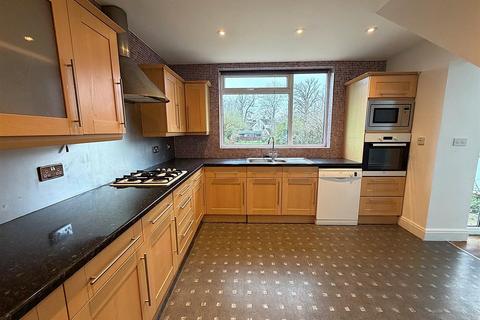 4 bedroom semi-detached house to rent, Crescent Drive, Petts Wood