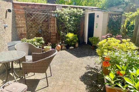 4 bedroom cottage for sale, Harborough Road, Brixworth, Northamptonshire NN6