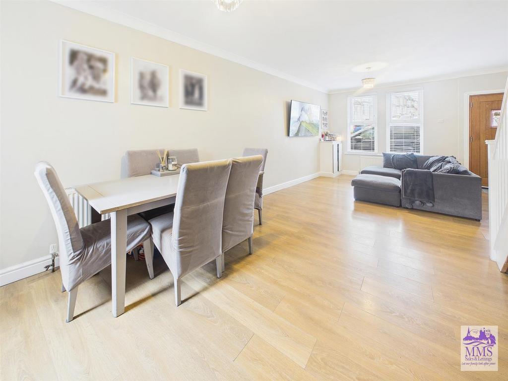 CAM04098 G0-PR0161-STILL001.jpg