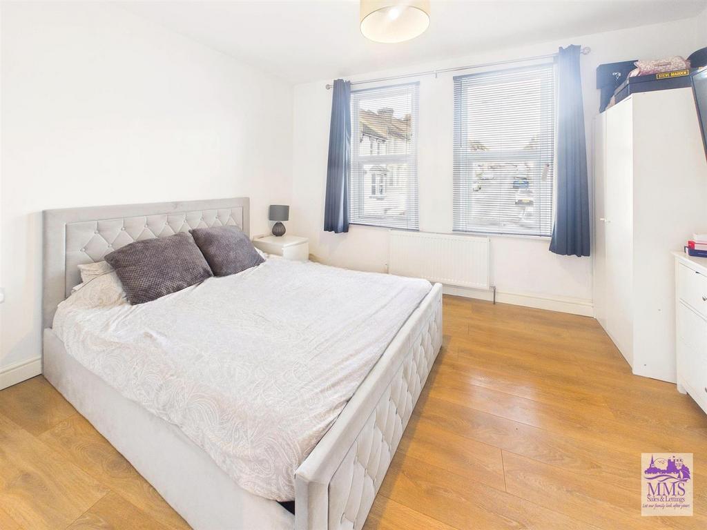 CAM04098 G0-PR0161-STILL019.jpg