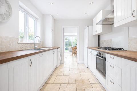 4 bedroom end of terrace house for sale, Acacia Road, Enfield