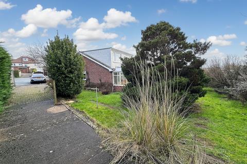 2 bedroom semi-detached bungalow for sale, Osgodby Close, Scarborough, YO11