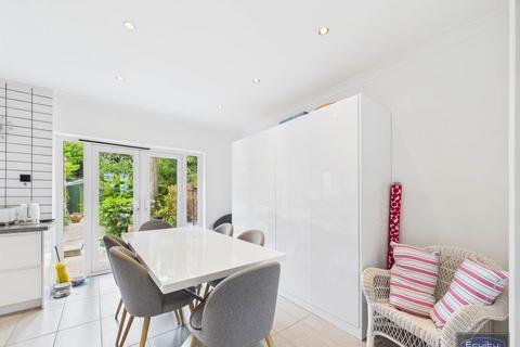 4 bedroom semi-detached house for sale, Darwin Road, Welling , Kent