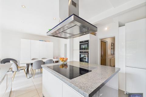 4 bedroom semi-detached house for sale, Darwin Road, Welling, DA16