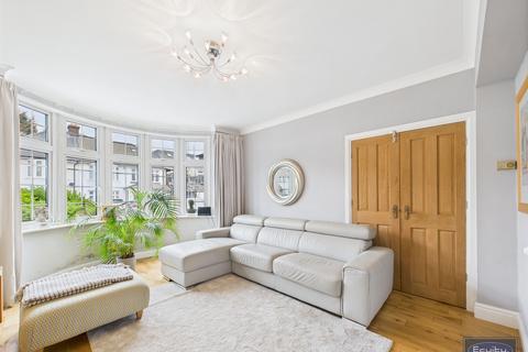 4 bedroom semi-detached house for sale, Darwin Road, Welling, DA16