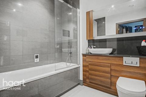 1 bedroom apartment for sale, Guinevere Point, Maidstone