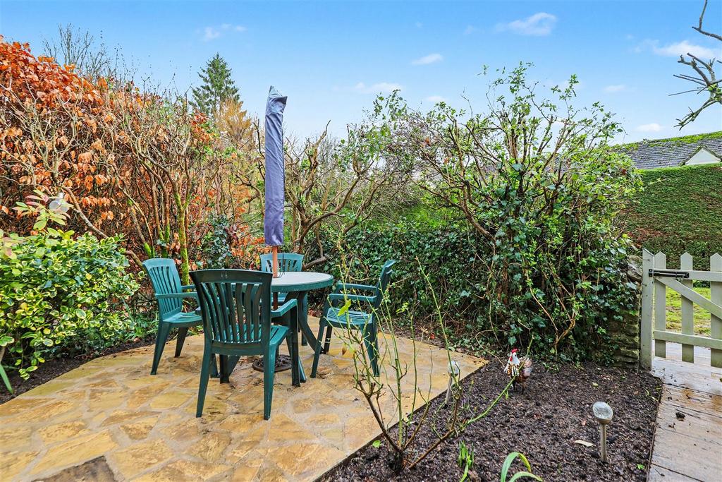 Rear - Garden 1.jpg