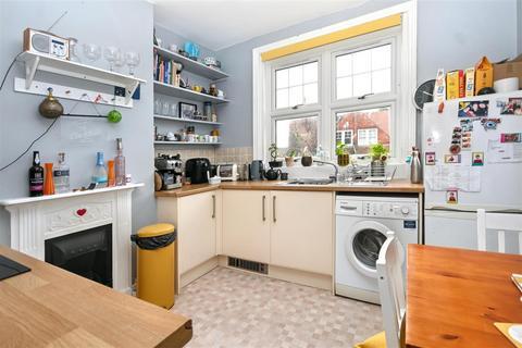 2 bedroom flat for sale, South Street, Eastbourne