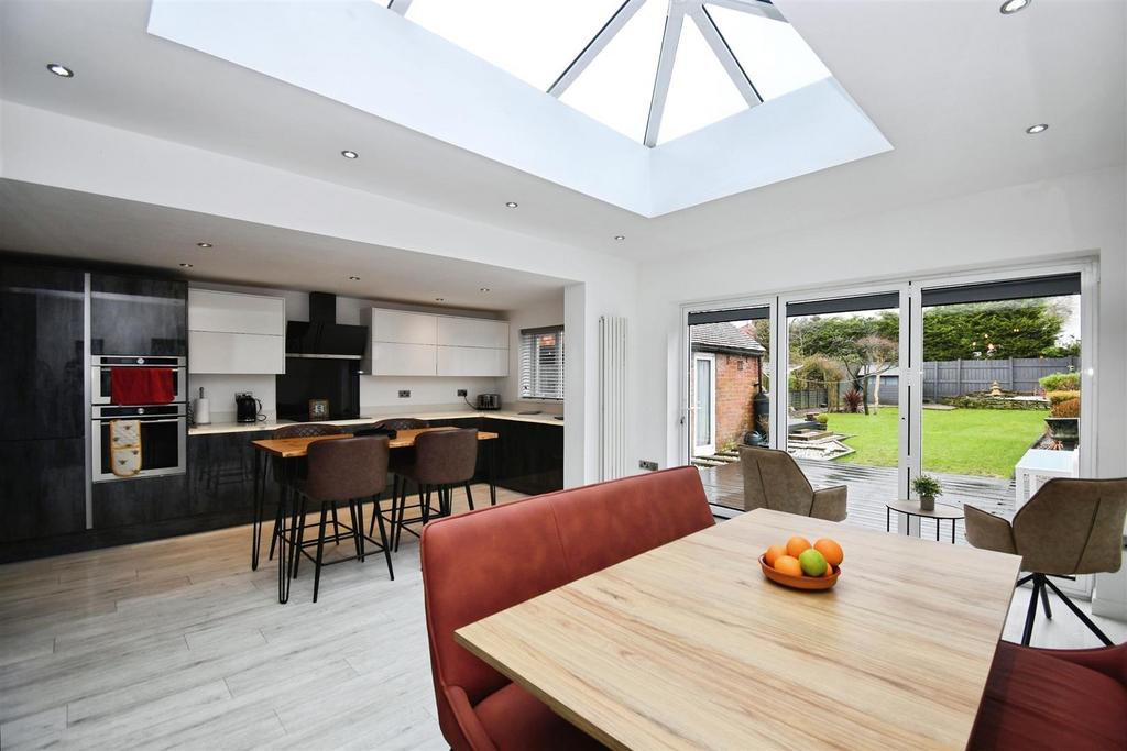 Kitchen / breakfast room