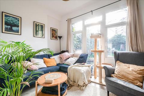 undefined, Clissold Crescent , Stoke Newington, N16