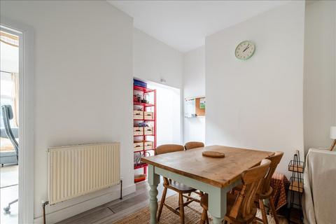 undefined, Clissold Crescent , Stoke Newington, N16