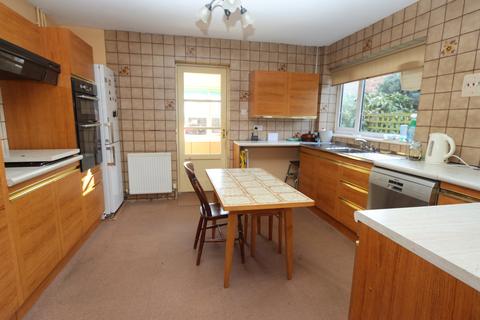 undefined, Trottiscliffe