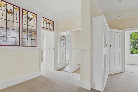 undefined, 7 Wellington House, 53 Abbey Road, Malvern