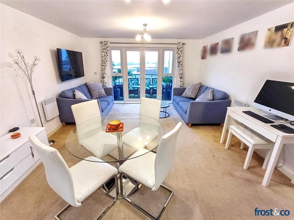 Living/Dining Area