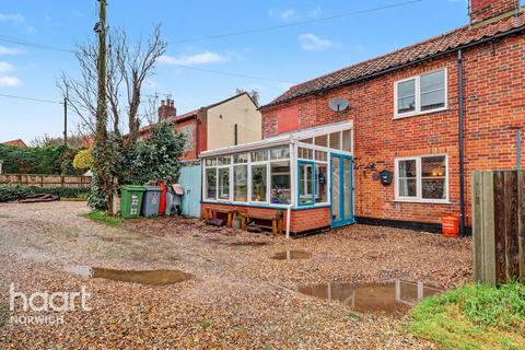 4 bedroom semi-detached house for sale, The Street, Norwich